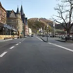 Gestade 4 *