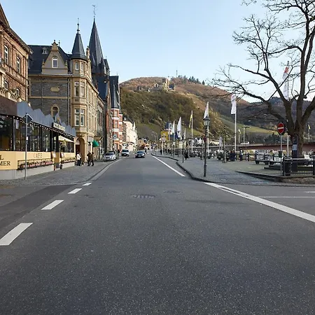 Gestade 4 *